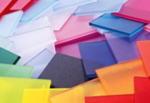 Mica có bề mặt mịn màng, đồng đều, và rất sáng bóng, mang lại sự đẹp mắt và hiện đại cho sản phẩm cuối cùng.